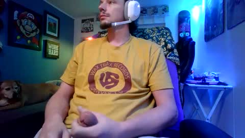 Snapshot of hungtxcock92 chatting on 12/19/25, 02:51 hungtxcock92 online show from 12/19/25, 02:51