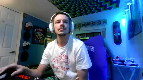 Snapshot of hungtxcock92 chatting on 12/22/25, 01:19 hungtxcock92 online show from 12/22/25, 01:19