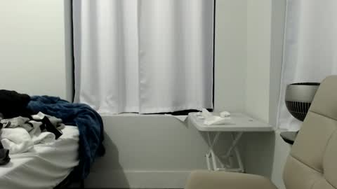 Snapshot of hungxpert chatting on 02/20/25, 06:39 hungxpert online show from 02/20/25, 06:39