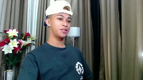 Snapshot of hunk_edward chatting on 06/23/26, 08:01 hunk_edward online show from 06/23/26, 08:01