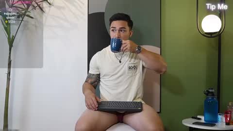 Snapshot of hunk_ryan chatting on 02/14/25, 11:42 hunk_ryan online show from 02/14/25, 11:42