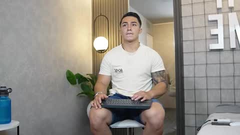 Snapshot of hunk_ryan chatting on 02/23/25, 02:57 hunk_ryan online show from 02/23/25, 02:57
