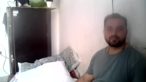 Snapshot of hunkster102 chatting on 05/30/26, 04:31 hunkster102 online show from 05/30/26, 04:31