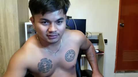 hunkyzeus online show from 04/24/26, 05:04