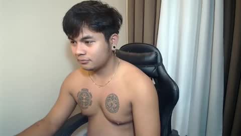 hunkyzeus online show from 05/18/26, 03:51