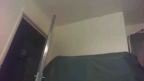 Snapshot of hunnyboo2323 chatting on 05/16/26, 01:02 hunnyboo2323 online show from 05/16/26, 01:02