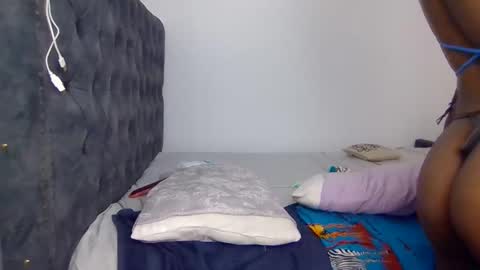 Snapshot of hunnytease chatting on 11/14/25, 04:28 hunny online show from 11/14/25, 04:28