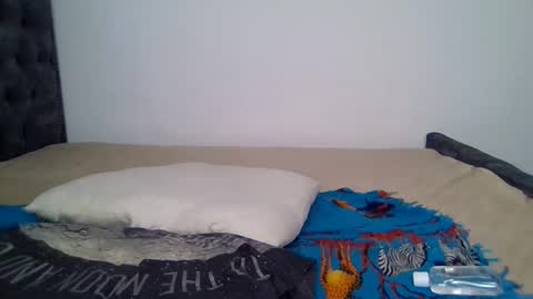 Snapshot of hunnytease chatting on 12/16/25, 03:11 hunny online show from 12/16/25, 03:11