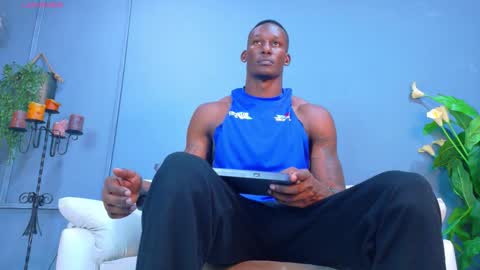 Snapshot of hunter_biggest chatting on 10/27/25, 07:18 Hunter online show from 10/27/25, 07:18