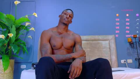 Snapshot of hunter_biggest chatting on 11/17/25, 07:08 Hunter online show from 11/17/25, 07:08