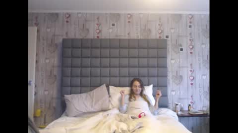 HunterandEsme online show from 01/01/25, 10:11