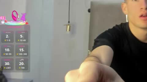 Snapshot of hunterheat_ chatting on 10/12/25, 12:15 hunterheat_ online show from 10/12/25, 12:15