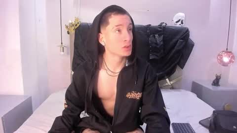 hunterheat_ online show from 10/30/25, 01:45