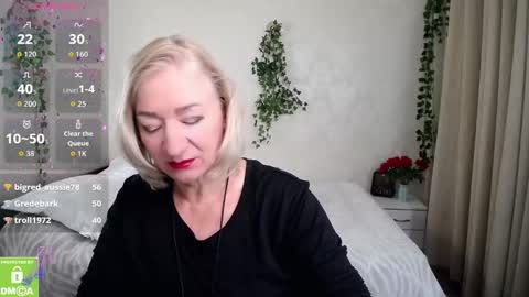 Snapshot of hunters_woman chatting on 11/01/25, 12:12 Irena online show from 11/01/25, 12:12