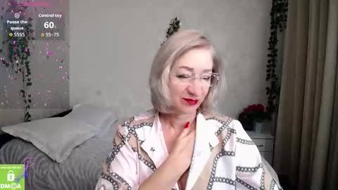 Snapshot of hunters_woman chatting on 11/02/25, 12:07 Irena online show from 11/02/25, 12:07