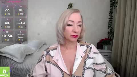 Snapshot of hunters_woman chatting on 11/17/25, 03:07 Irena online show from 11/17/25, 03:07