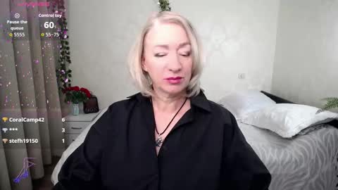 Snapshot of hunters_woman chatting on 11/23/25, 01:49 Irena online show from 11/23/25, 01:49