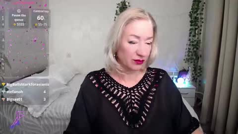 Snapshot of hunters_woman chatting on 12/18/25, 11:00 Irena online show from 12/18/25, 11:00