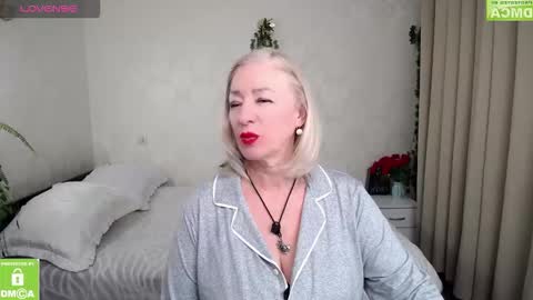 Snapshot of hunters_woman chatting on 03/12/26, 07:09 Irena online show from 03/12/26, 07:09