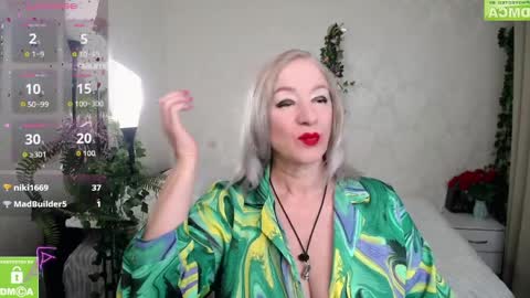 Snapshot of hunters_woman chatting on 03/25/26, 07:20 Irena online show from 03/25/26, 07:20