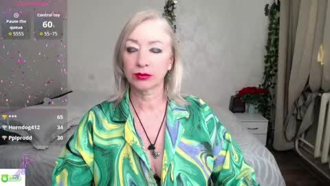 Snapshot of hunters_woman chatting on 05/18/26, 06:19 Irena online show from 05/18/26, 06:19