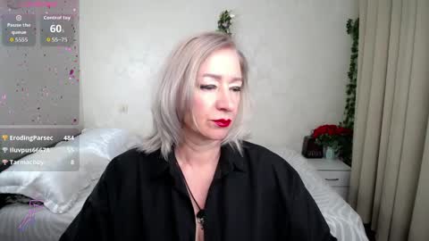 Snapshot of hunters_woman chatting on 05/29/26, 07:06 Irena online show from 05/29/26, 07:06