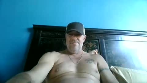 Snapshot of hunybager chatting on 10/22/25, 01:22 hunybager online show from 10/22/25, 01:22