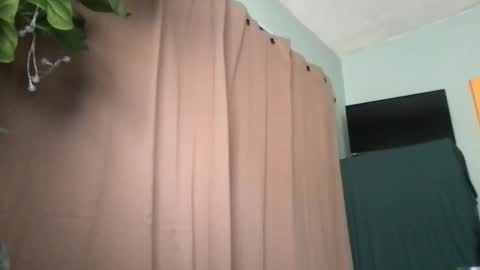 Snapshot of hunyybunz chatting on 12/03/25, 03:32 Goddess Hunyy online show from 12/03/25, 03:32