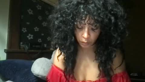 Snapshot of hunyybunz chatting on 12/21/25, 07:59 Goddess Hunyy online show from 12/21/25, 07:59