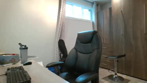 hurley7890 online show from 11/04/25, 06:07