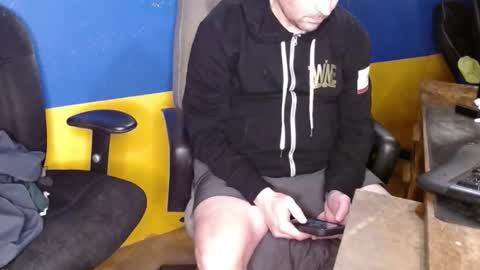 Huskyguy online show from 02/08/26, 05:11