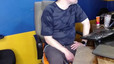 Huskyguy online show from 03/01/26, 04:47