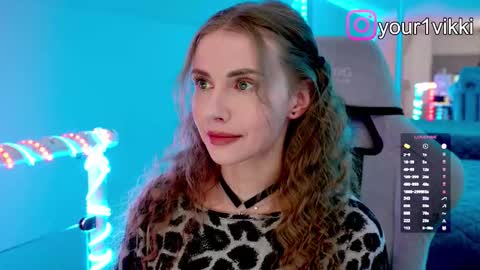 Snapshot of hustleebabyy_vikki chatting on 11/10/25, 07:57 Vika online show from 11/10/25, 07:57