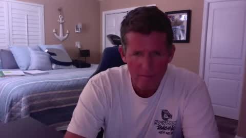 Snapshot of hvacstud4 chatting on 11/16/25, 06:13 hvacstud4 online show from 11/16/25, 06:13