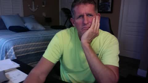 Snapshot of hvacstud4 chatting on 11/25/25, 05:24 hvacstud4 online show from 11/25/25, 05:24