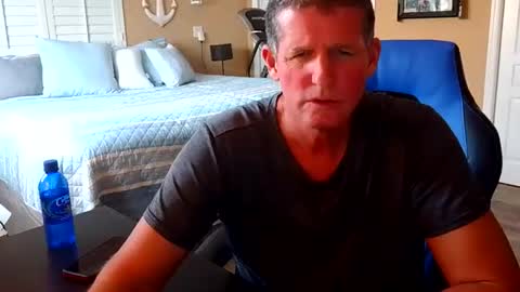 Snapshot of hvacstud4 chatting on 02/15/26, 06:04 hvacstud4 online show from 02/15/26, 06:04