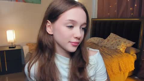 Snapshot of hwadwellingham chatting on 05/16/26, 07:27 Lily online show from 05/16/26, 07:27