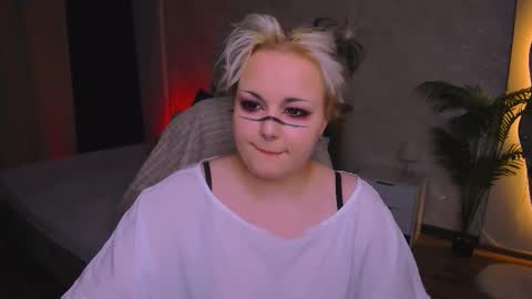 Snapshot of hwasamoore chatting on 03/01/26, 08:22 Hwasa online show from 03/01/26, 08:22