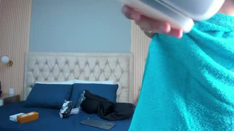 hxxyro online show from 04/09/26, 01:16