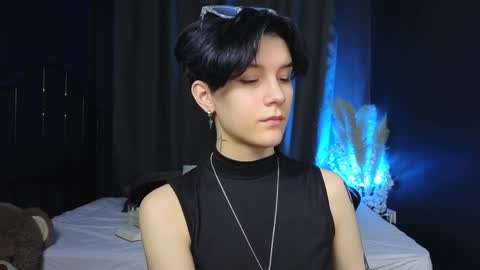 Snapshot of hyeon_jin chatting on 03/12/25, 04:56 Hyeon Jin online show from 03/12/25, 04:56