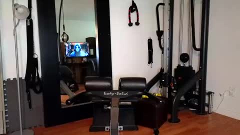 Snapshot of hypno_dick_therapy chatting on 12/31/24, 11:39 Mr. Frost online show from 12/31/24, 11:39