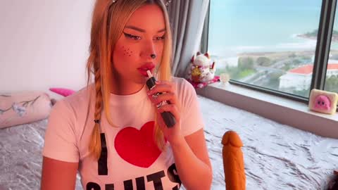 Your submissive lady 3 online show from 01/11/25, 08:43