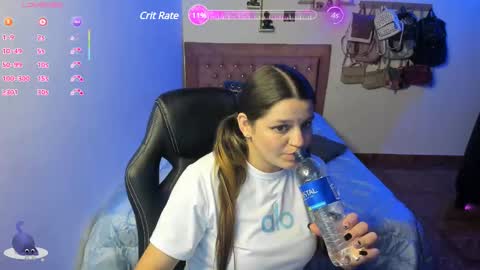 Hello Im Julieta Im 25 years old and I love being here. Thank you for visiting my living room. The only rule is that you hap online show from 03/11/25, 09:56