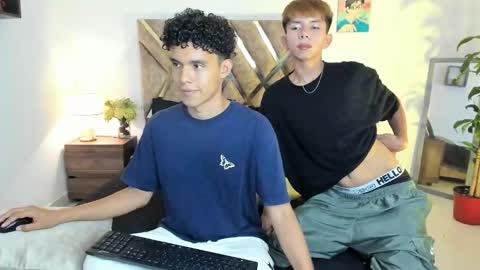 Son Hyunjin online show from 11/28/25, 07:49