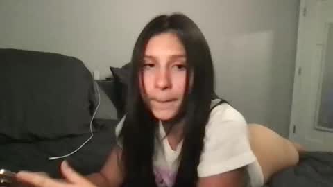 hyunluv online show from 04/25/26, 12:24