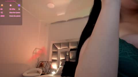 Akane online show from 10/22/25, 01:11