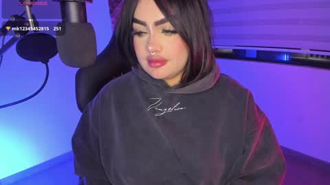 Ari online show from 02/06/25, 02:22