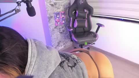 Snapshot of i_am_ari chatting on 03/22/26, 02:04 Ari online show from 03/22/26, 02:04