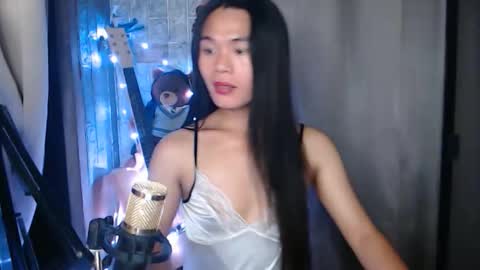 Snapshot of i_am_asian90 chatting on 02/26/26, 10:03 Kim online show from 02/26/26, 10:03