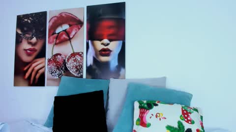 Snapshot of i_am_dolls chatting on 11/08/25, 07:12 The Dolls online show from 11/08/25, 07:12